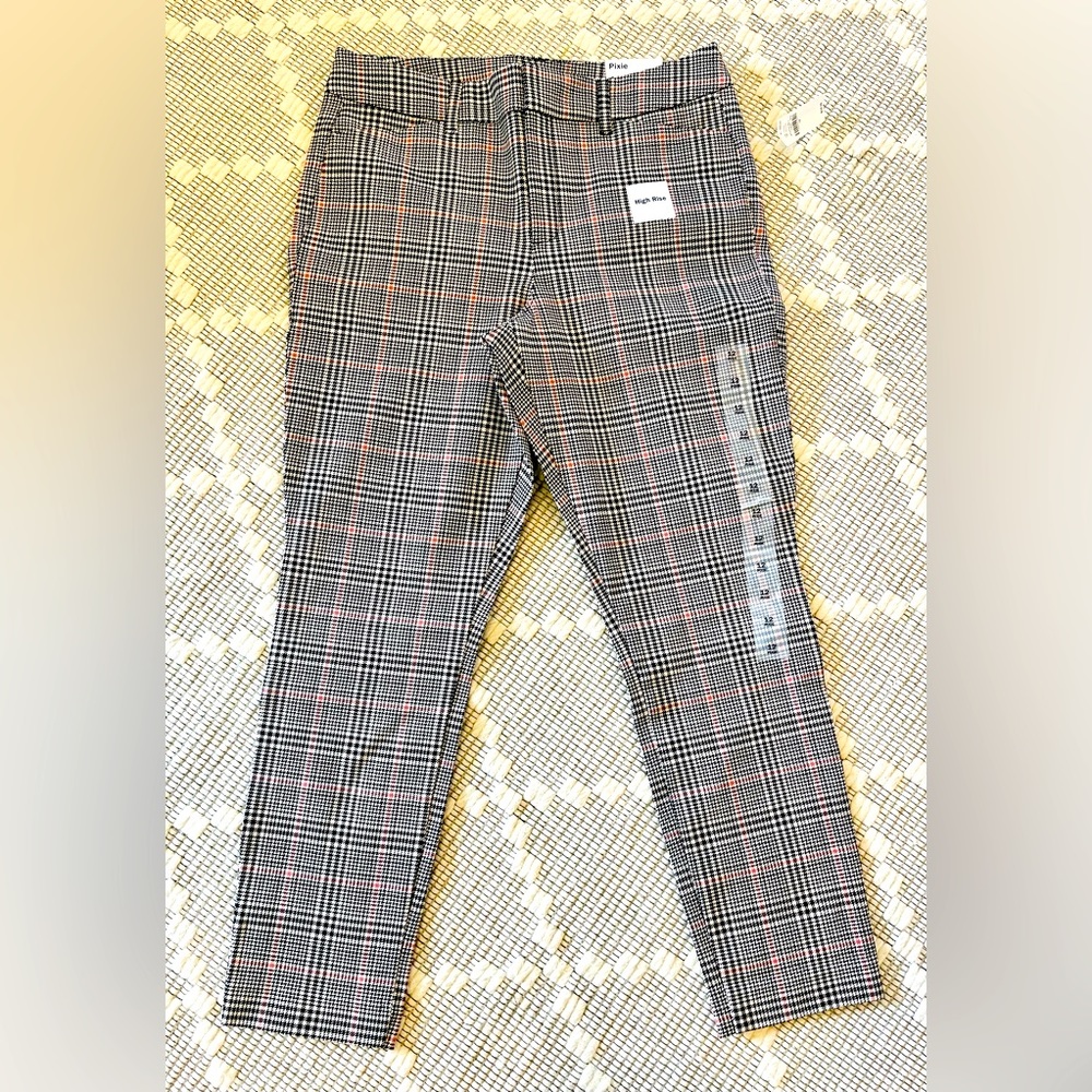 *NEW WITH TAGS* Old Navy Pixie High Rise Pants Size 12